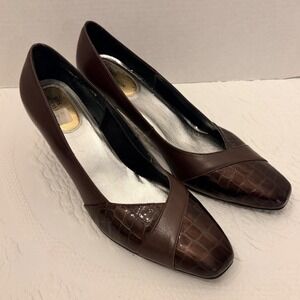 Ros Hommerson Womens Chocolate Brown Leather Croc Embossed Square Toe Chic Pumps